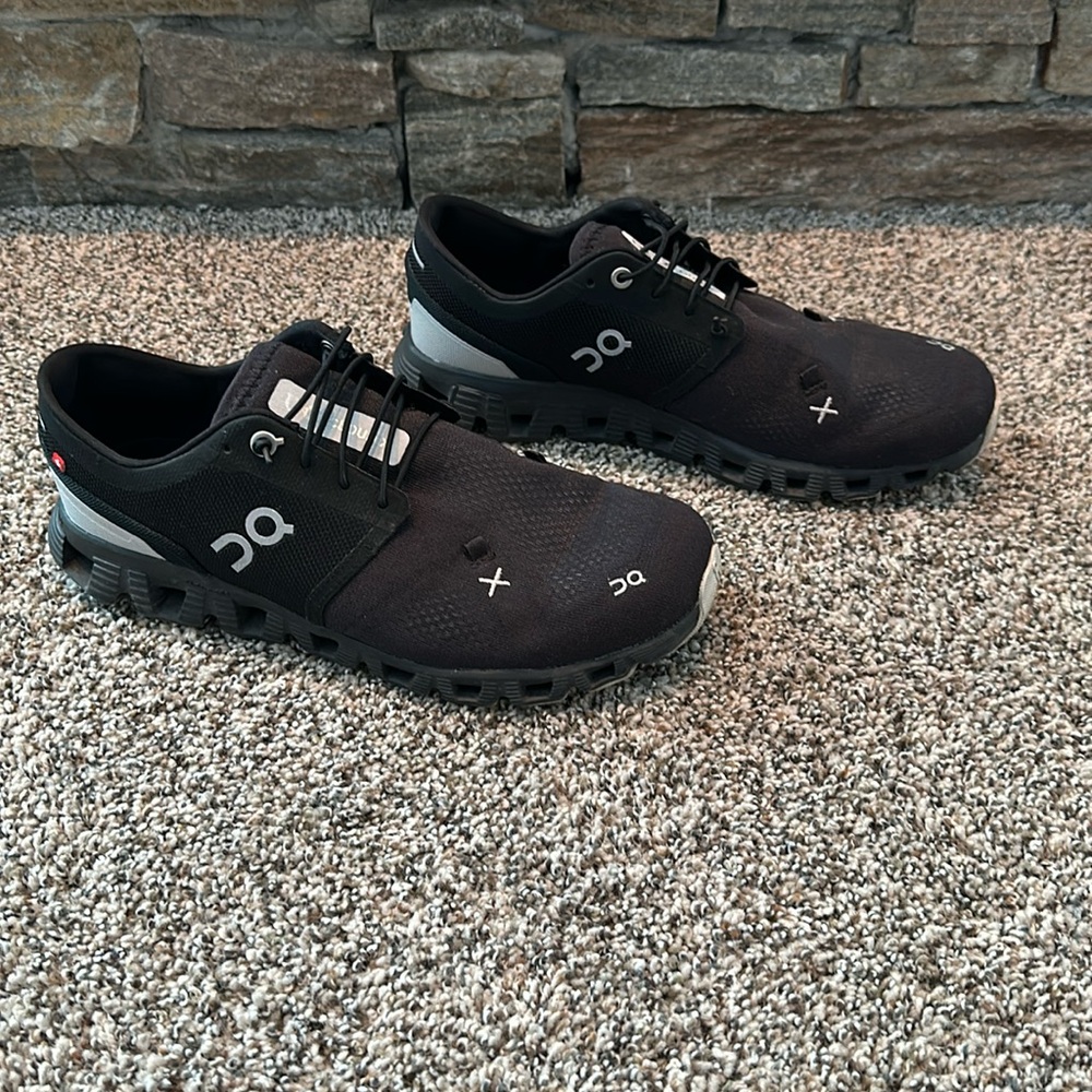Men’s US 7.5 On Cloud X shoes